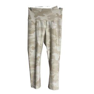 Old Navy Active High Rise Crop Camo Leggings Womens S Powersoft Go-Dry Fabric